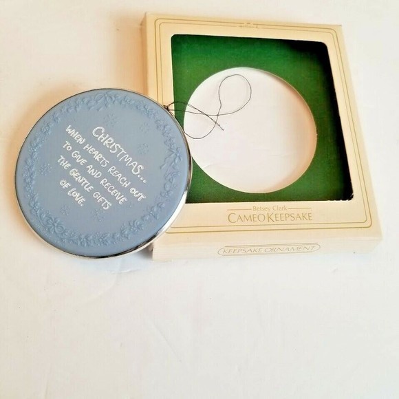 Hallmark Christmas 1981 Vintage Cameo Keepsake Ornament Blue White Betsey Clark - Picture 3 of 3